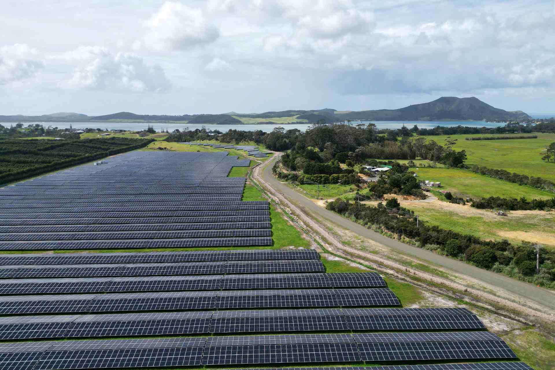 nz-pukenui-25-09-02-13-03-22-fly-hd-small.jpg (242 KB)